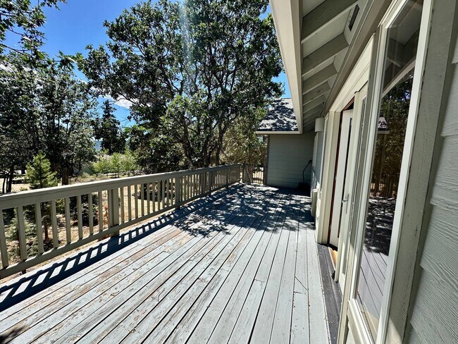 Building Photo - Stunning Running Y Ridge Home with Lake Views – Furnished or Unfurnished!