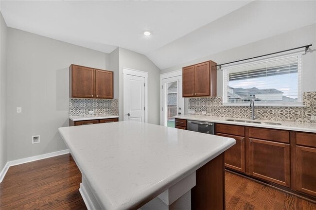Building Photo - 6904 Pleasanton Pkwy