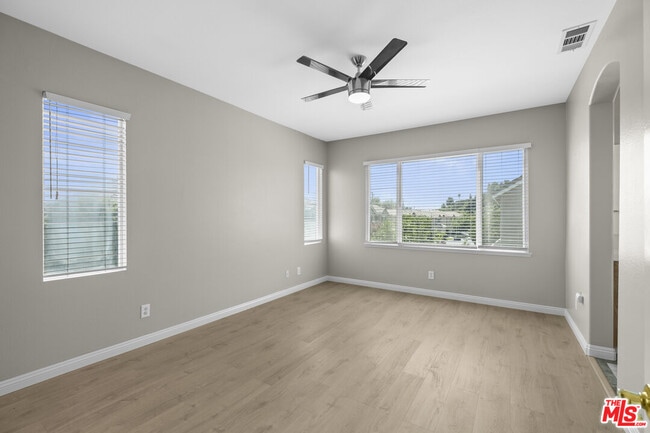 Building Photo - 30319 Cedar Oak Ln