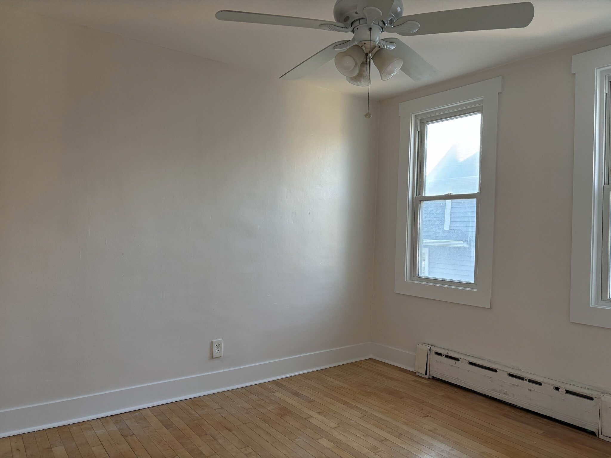 Bed 1 - 8039 White Ave