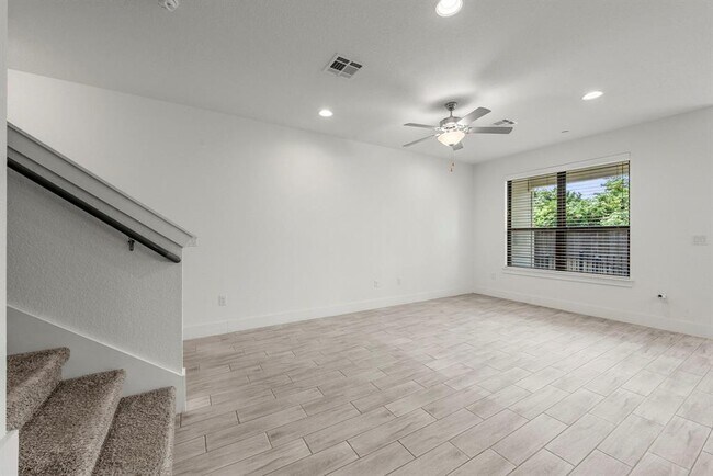 Building Photo - 12317 Maypole Bend