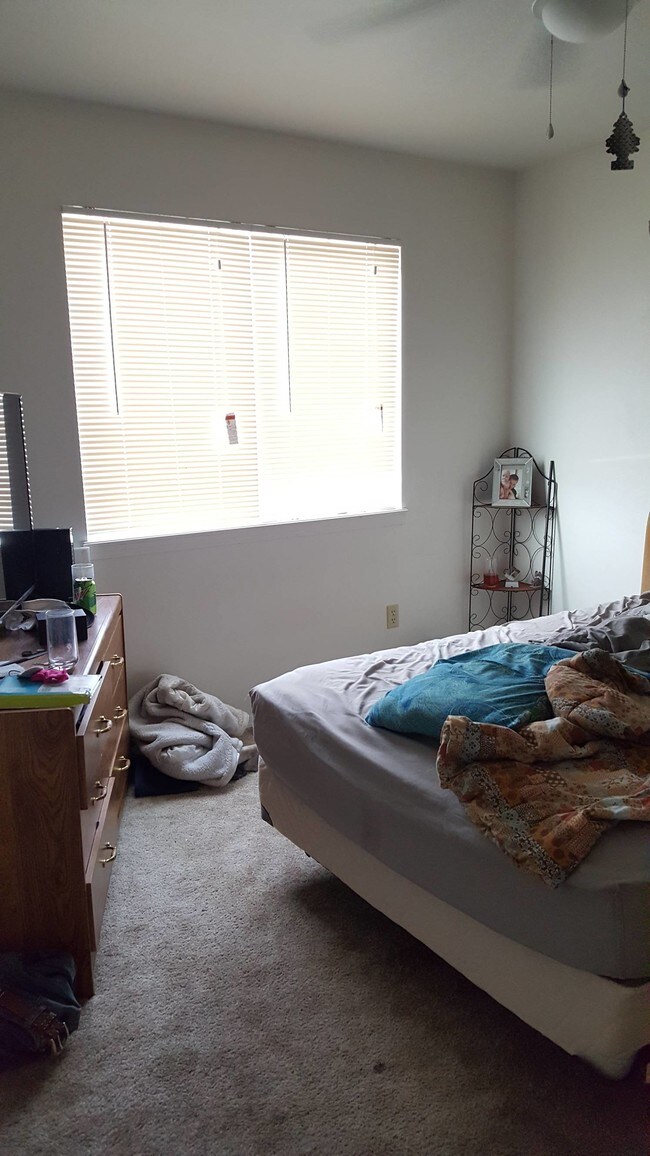 Building Photo - 2820-2813 13th Ave