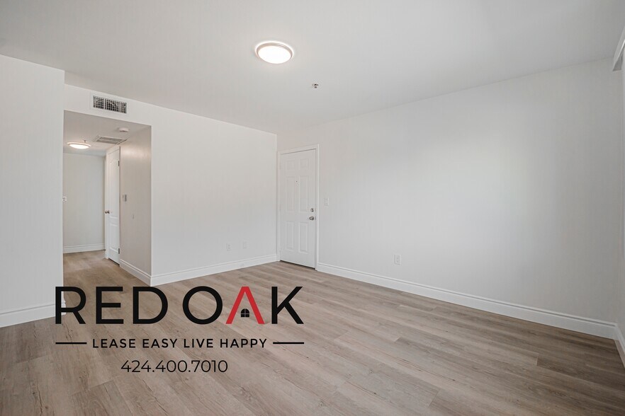 Building Photo - 6853 Agnes Ave