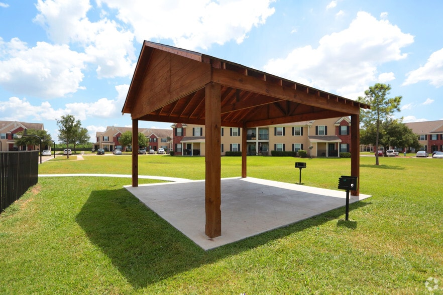 Picnic Area - Life at Westpark