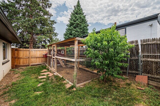 Building Photo - 201 S Meade St