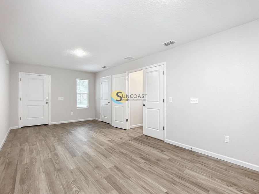 Building Photo - 6145 Delmar Pl