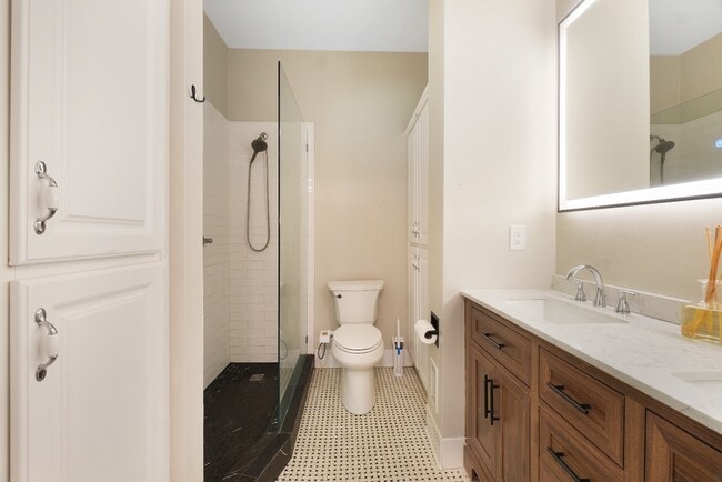 Building Photo - 1253 Magnolia Curve