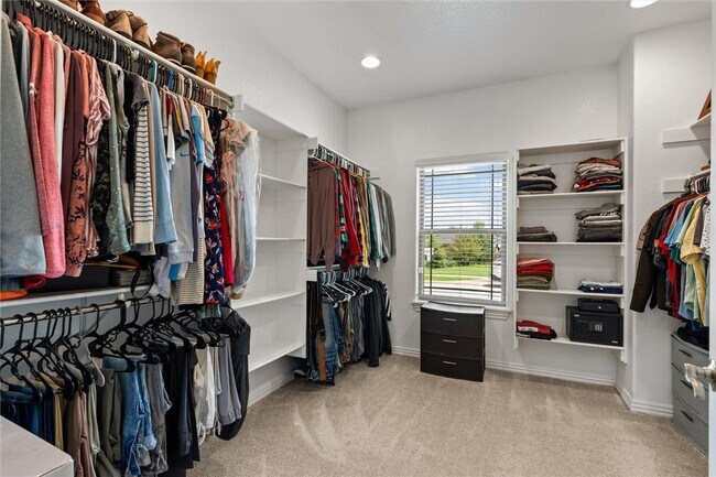 Building Photo - 5819 W Cane Hill Dr