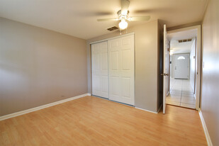 Building Photo - 639 Dogwood Ct