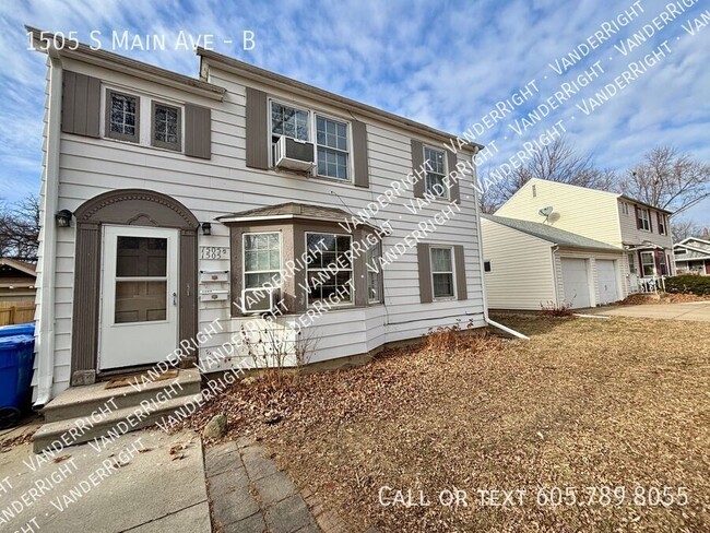 Building Photo - Charming 2 Bedroom 1 Bathroom Upper Level ...