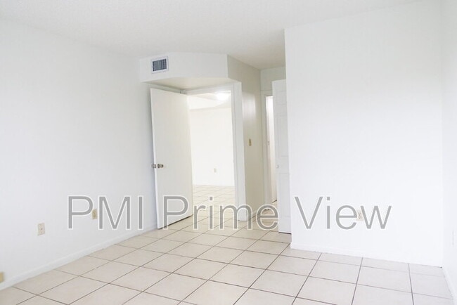 Building Photo - 15221 SW 80th St