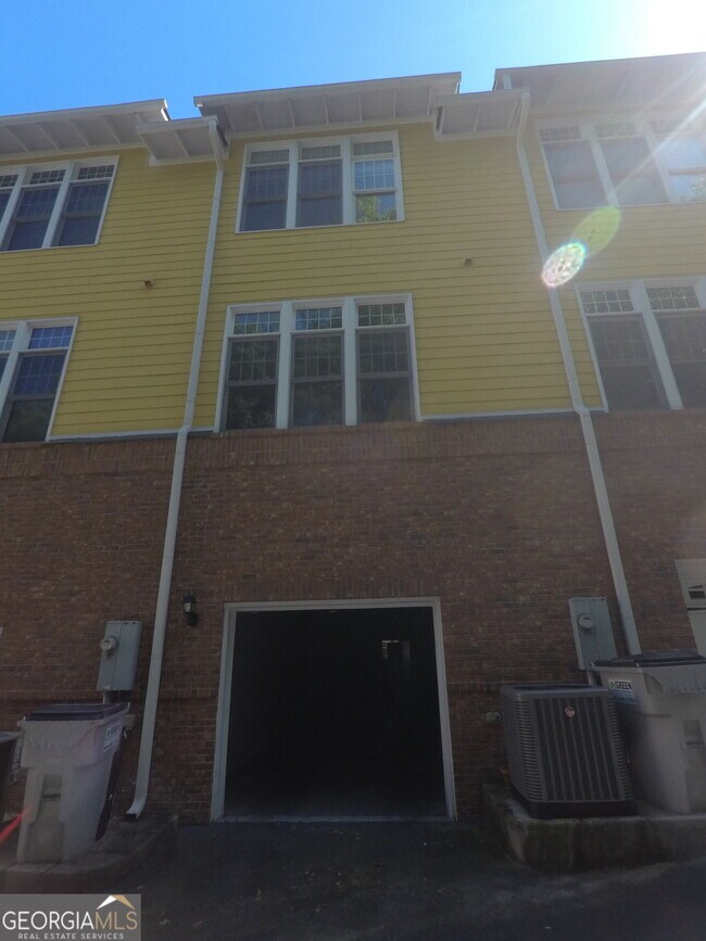 Building Photo - 1258 DeKalb Ave NE
