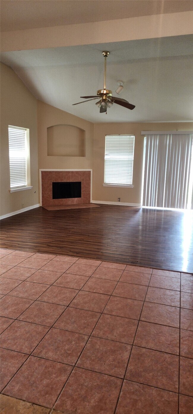 Building Photo - 17251 S Summit Canyon Dr
