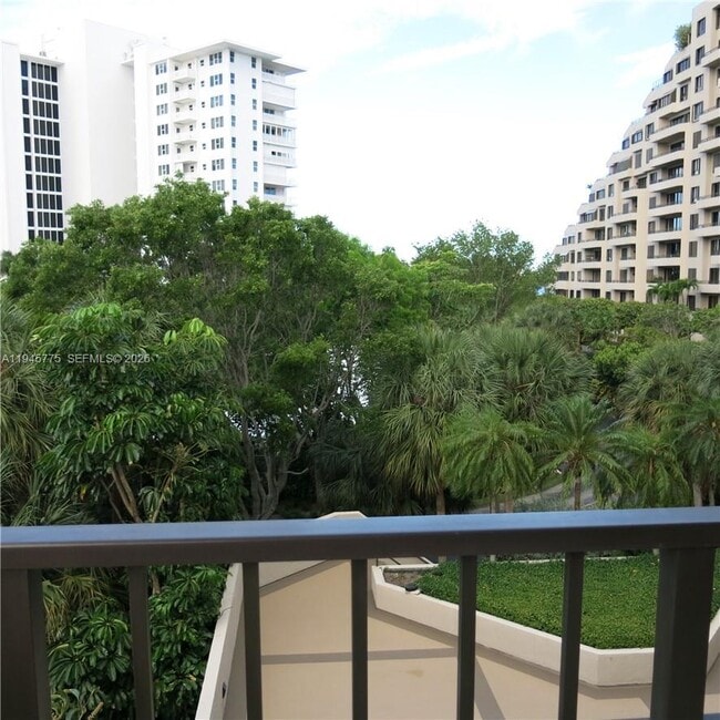 Building Photo - 251 Crandon Blvd