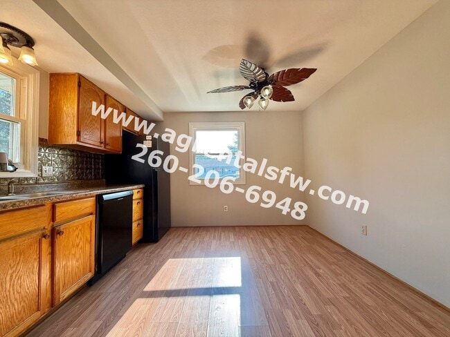 Building Photo - 2 Bedroom Home