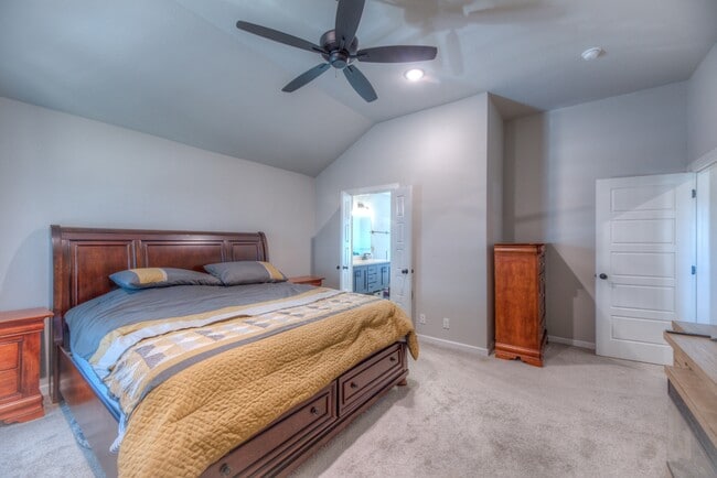 Building Photo - 1422 E 149th Pl S