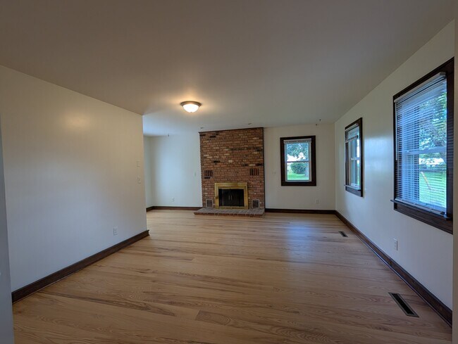 Building Photo - 6836 Maple Brook Ln