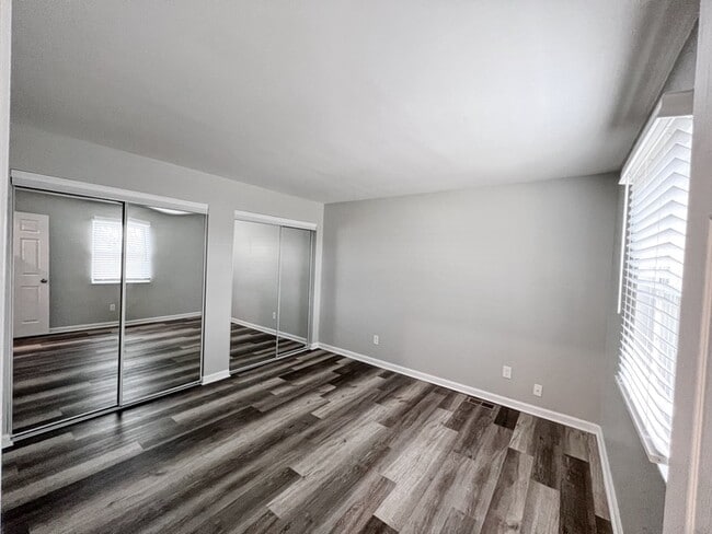 Building Photo - Three Bedroom Townhome in Covington!