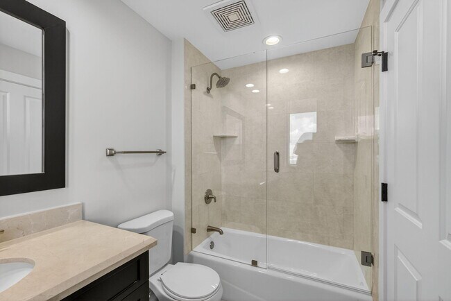 Building Photo - 5150 N Ocean Dr