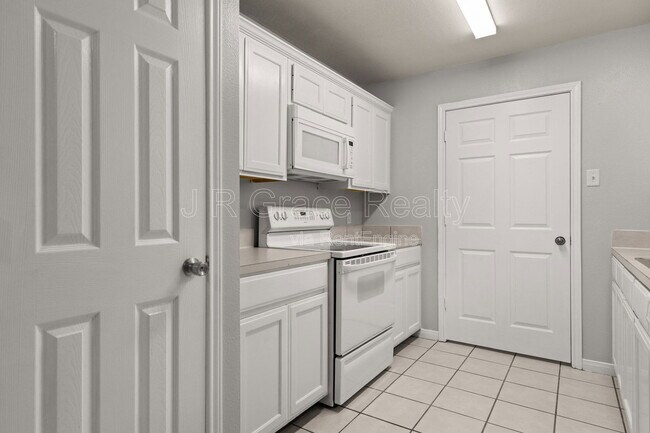 Building Photo - 10217 Hyacinth Ln