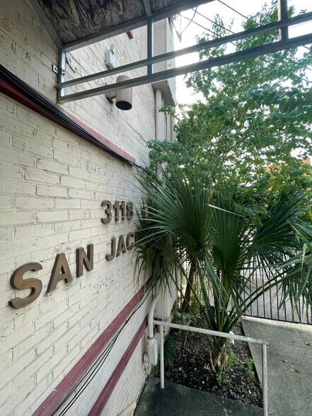 Building Photo - 3118 San Jacinto St