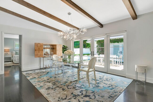 Building Photo - 136 Worth Ct S