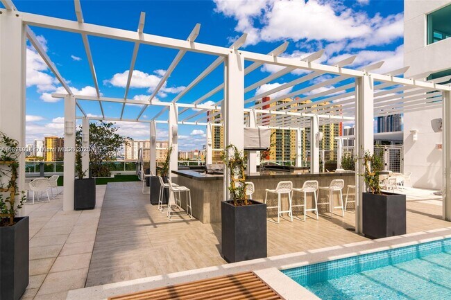 Building Photo - 400 Sunny Isles Blvd