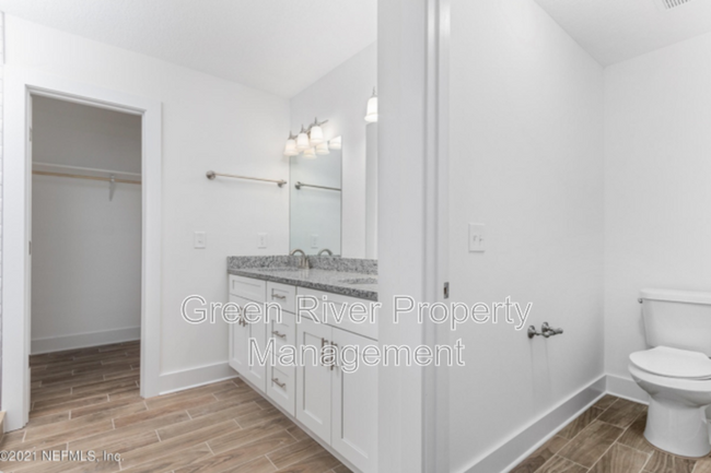 Building Photo - 528 Meteor St