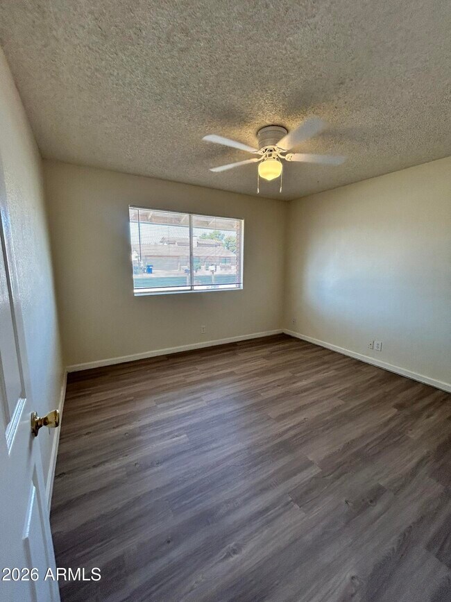 Building Photo - 711 N Oracle Cir