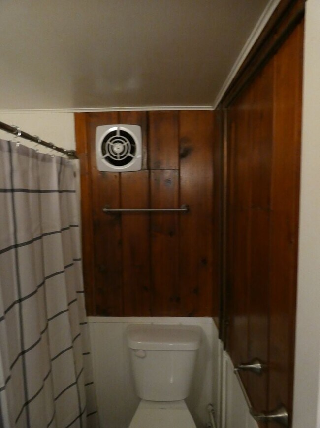 Building Photo - 529w6t - Blore