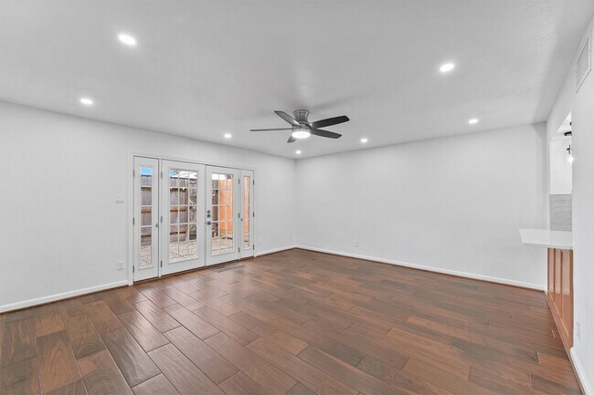 Building Photo - 11515 Burdine St