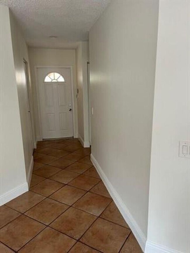 Building Photo - 1311 Seagrape Cir