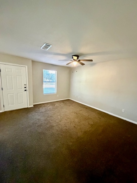 Building Photo - 2332 Breezy Dr