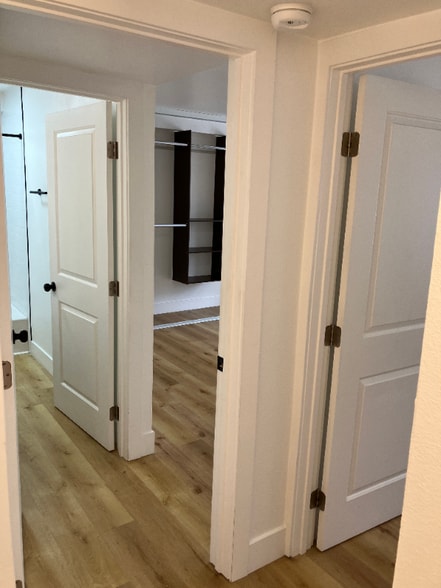 Building Photo - 2455 Corinth Ave