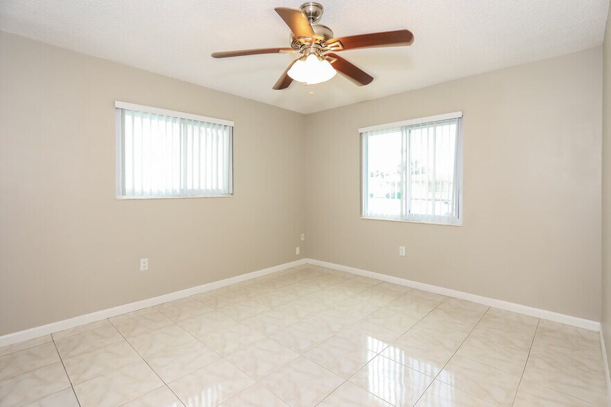 Building Photo - 9521 NW 25th St