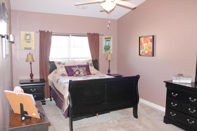 Building Photo - Beautiful 2 Bedroom 2 Bathroom Located in ...
