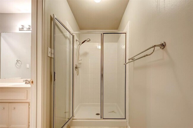 Building Photo - 1718 Redwing Cove Dr