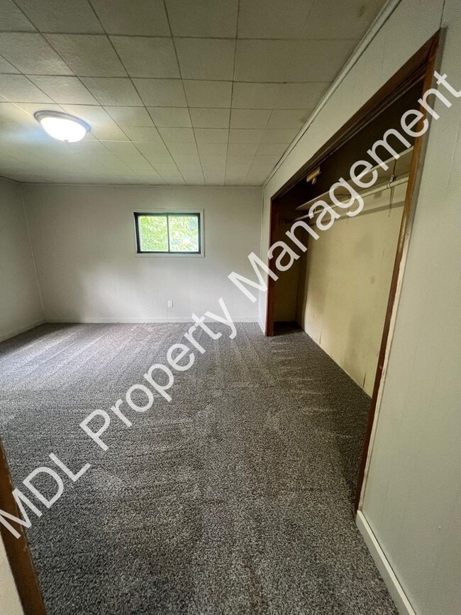 Building Photo - Charming 3 bedroom 2 bath
