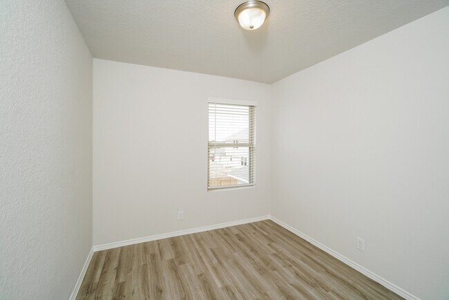 Building Photo - 5306 Freshwater Way