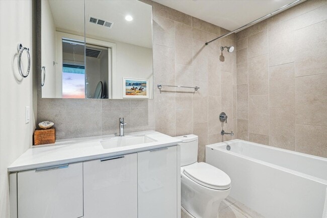 Building Photo - 44 East Ave