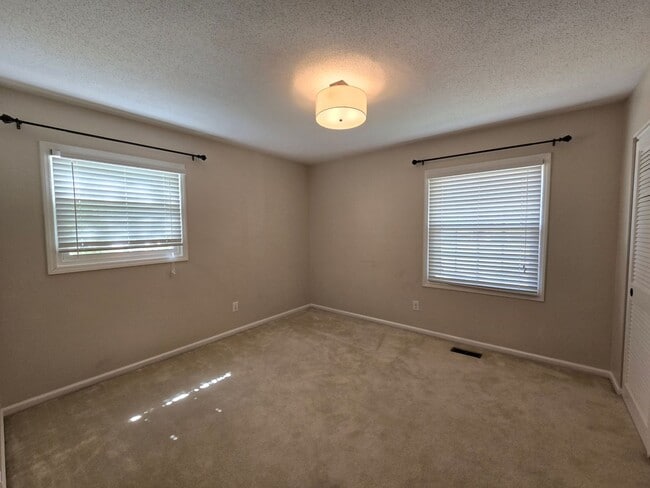 Building Photo - 3456 Regiment Dr