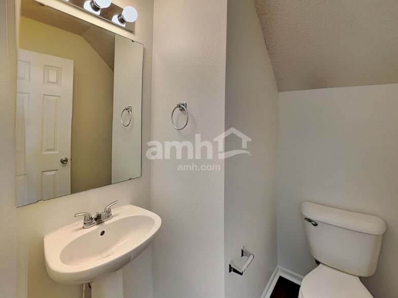 Building Photo - 6887 Merritt Ridge Way