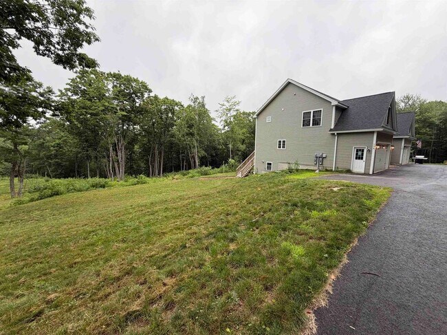 Building Photo - 13A Cedar Ridge Dr