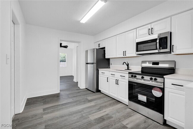 Building Photo - 3847 Maxine St