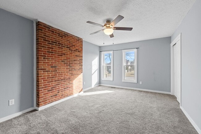 Building Photo - 444 Edinburgh Rd