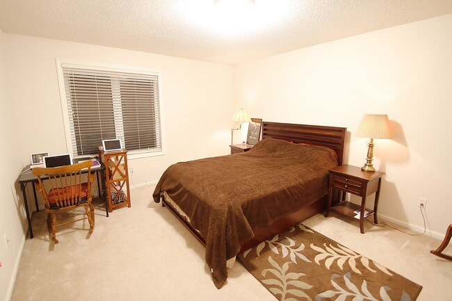 Master Bedroom - 10740 Town Square Dr NE