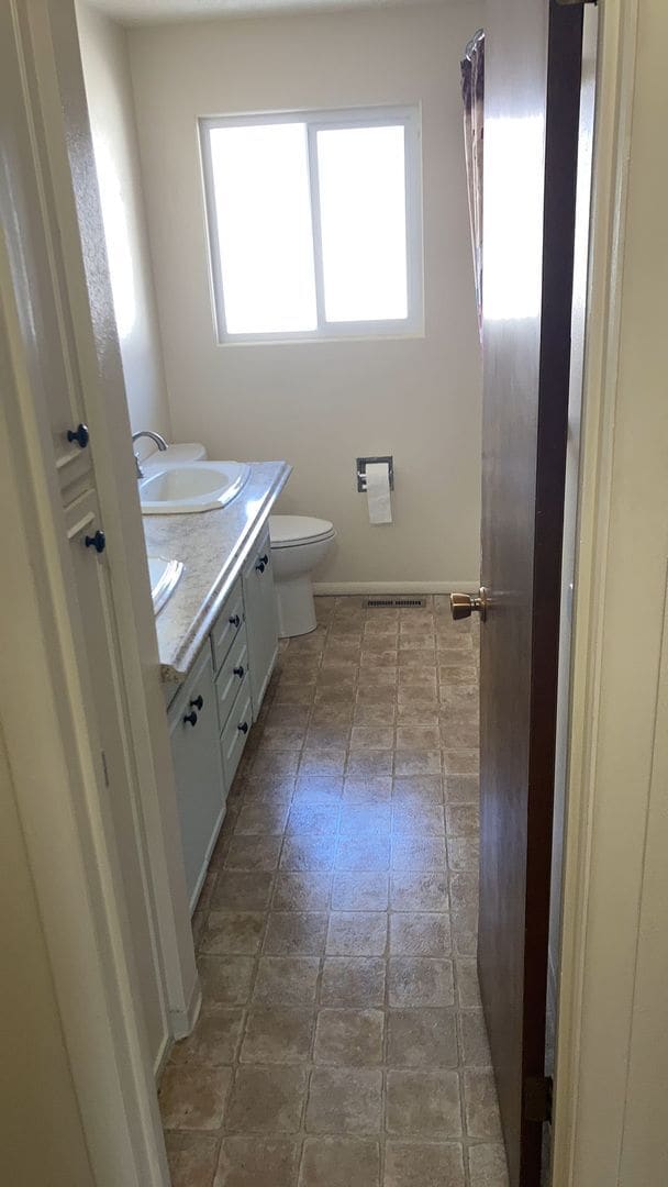 Building Photo - Huge Home In The West Bench Neighborhood!