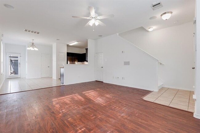 Building Photo - 1706 Sand Hills Dr