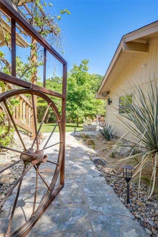 Building Photo - 700 Grey Fox Trail