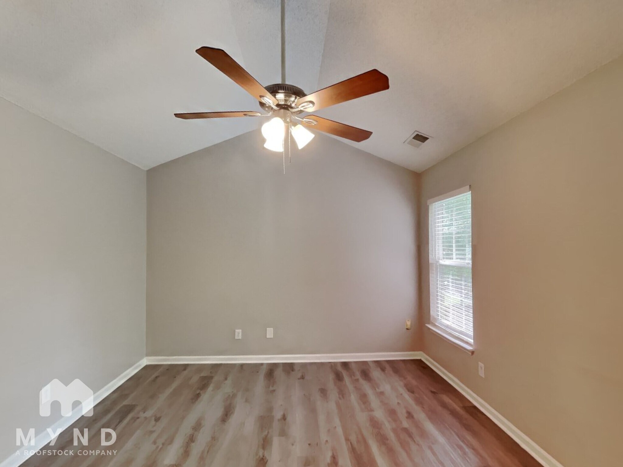 Building Photo - 6053 Shining Oak Ln